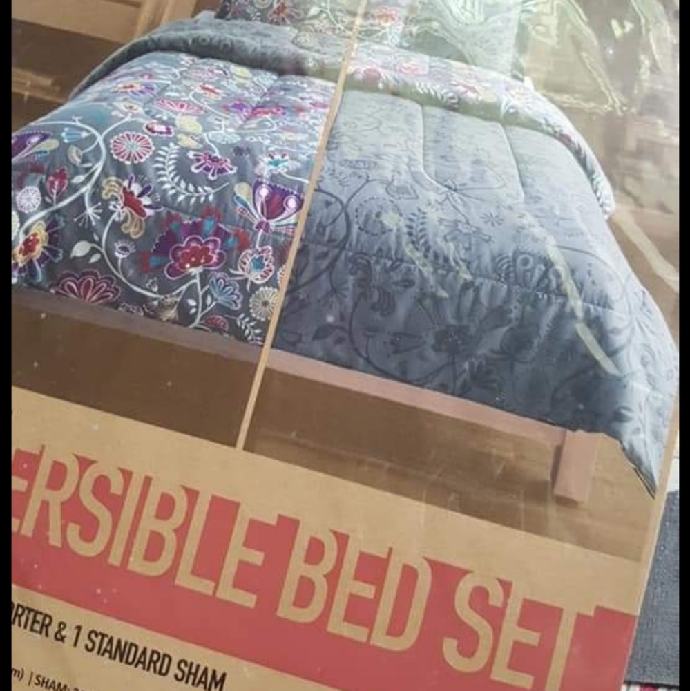 Reversible Bed Set